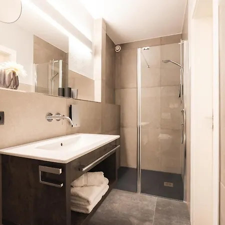 Annas Garten * Серфаус