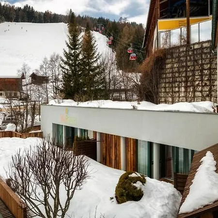 Annas Garten Серфаус